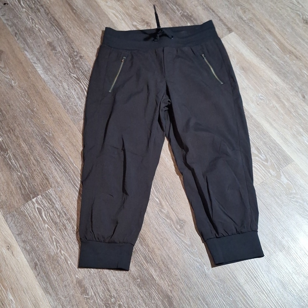 💥Athleta jogger crop size 4
